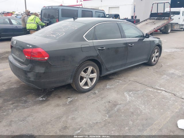 44457133 :رقم المزاد ، 1VWBS7A31EC062577 vin ، 2014 Volkswagen Passat 1.8t Se مزاد بيع