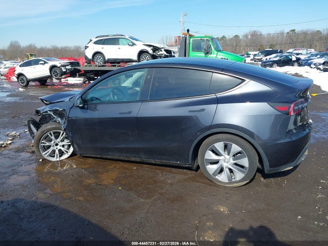 Продажа на аукционе авто 2024 Tesla Model Y, vin: 7SAYGDED6RF093187, номер лота: 44457231