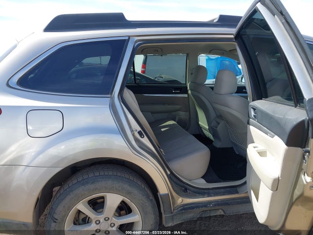44457256 :رقم المزاد ، 4S4BRBCC7E3312494 vin ، 2014 Subaru Outback 2.5i Premium مزاد بيع