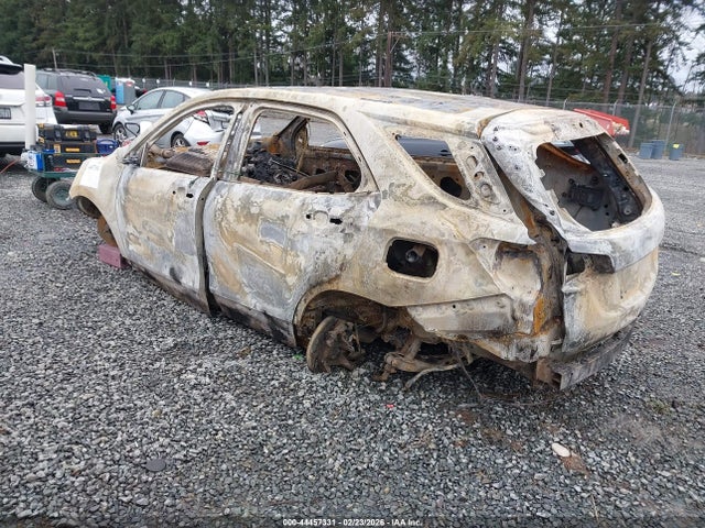 3GNAXJEV8JS625483 Chevrolet EQUINOX LT