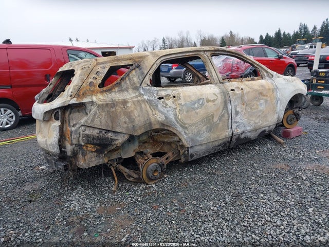 3GNAXJEV8JS625483 Chevrolet EQUINOX LT