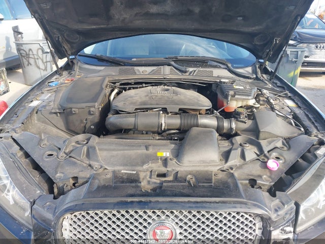 2014 JAGUAR XF SAJWA0ES6EPU21755 Photo 9