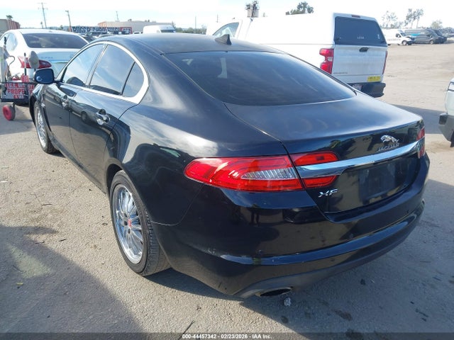 2014 JAGUAR XF SAJWA0ES6EPU21755 Photo 2