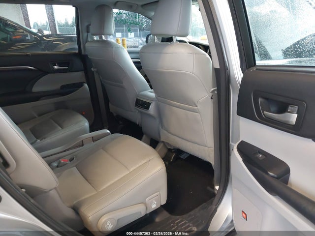 Toyota Highlander Limited V6 2016 5TDDKRFH3GS255035 Image 8