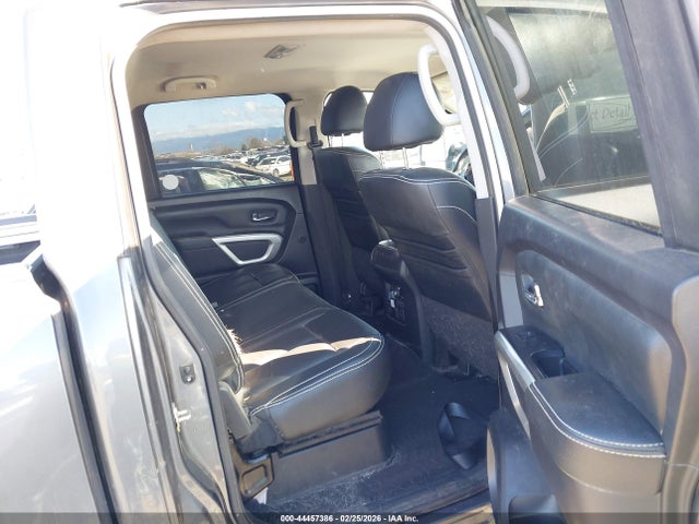1N6AA1E50HN510579 Nissan Titan Pro-4x