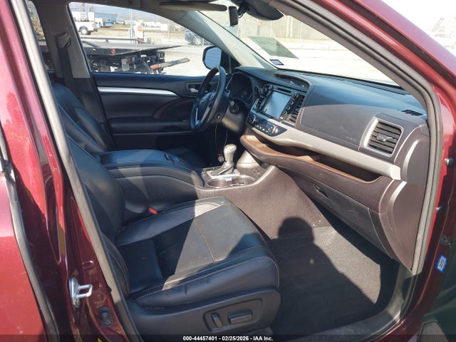 5TDJZRFH2JS908329 Toyota Highlander Xle