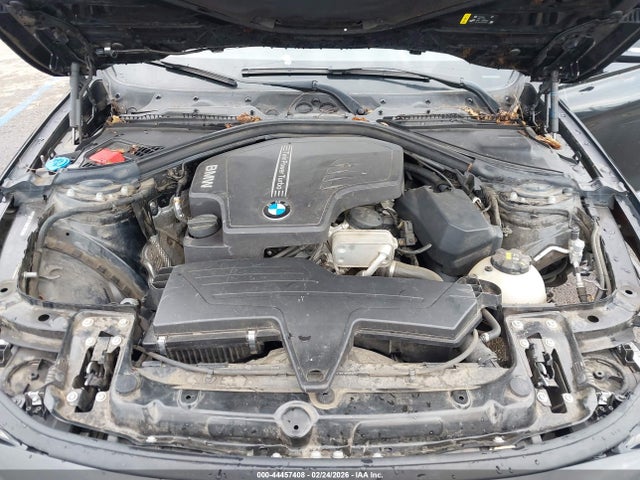 WBA8E1G36HNU18939 BMW 320i