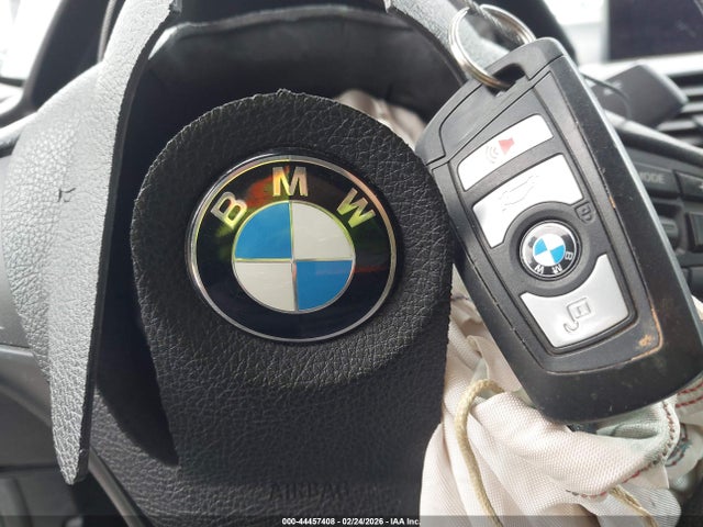 WBA8E1G36HNU18939 BMW 320i