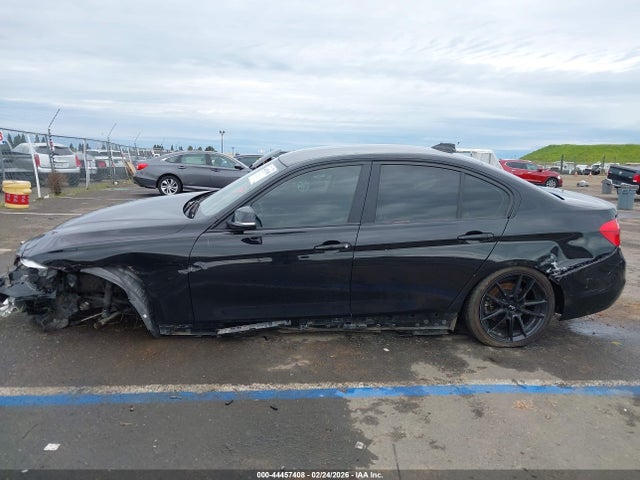 WBA8E1G36HNU18939 BMW 320i