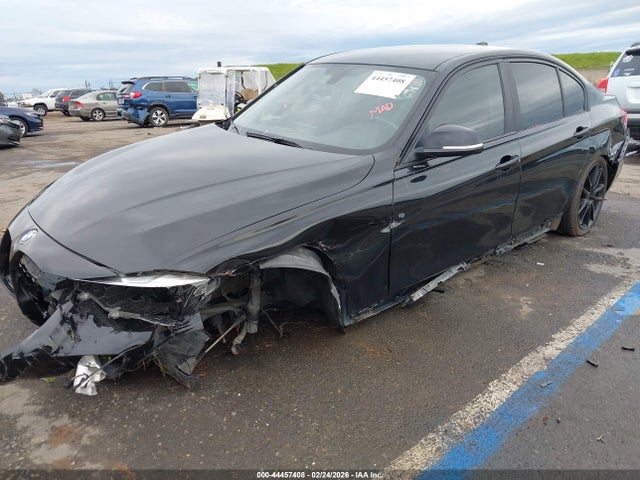 WBA8E1G36HNU18939 BMW 320i