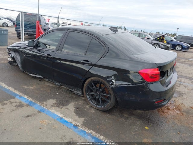 WBA8E1G36HNU18939 BMW 320i