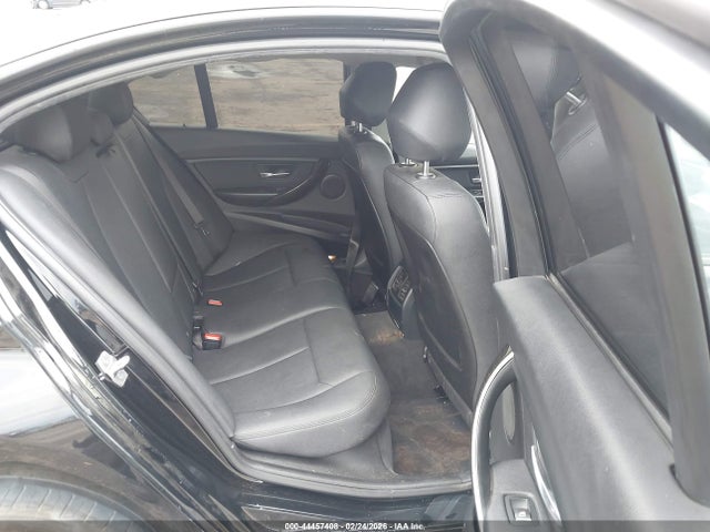 WBA8E1G36HNU18939 BMW 320i