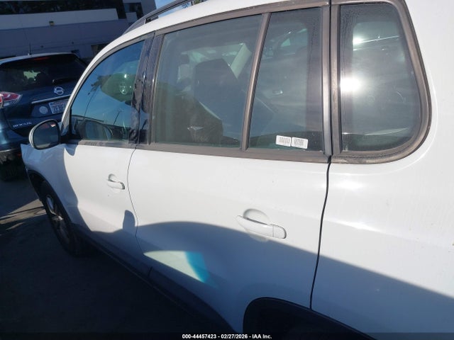 WVGAV7AX6FW556650 Volkswagen TIGUAN S