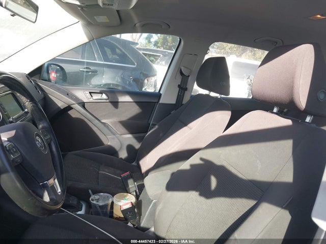 WVGAV7AX6FW556650 Volkswagen TIGUAN S
