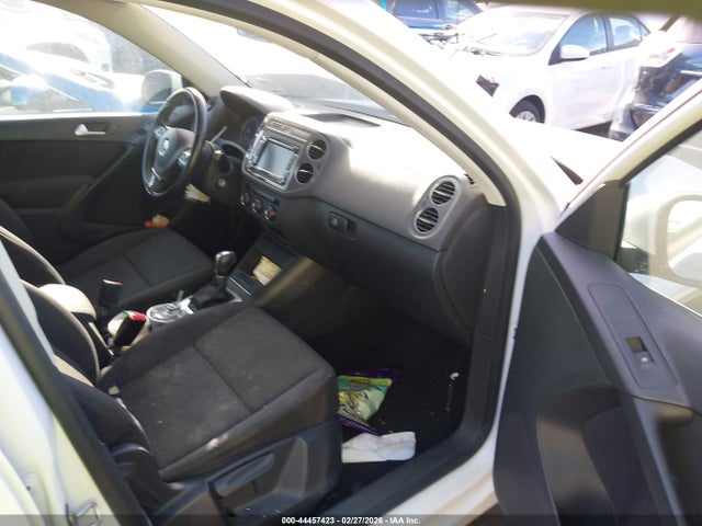 WVGAV7AX6FW556650 Volkswagen TIGUAN S