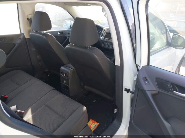 WVGAV7AX6FW556650 Volkswagen TIGUAN S