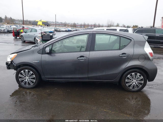 Toyota Prius C One 2014 JTDKDTB30E1066166 Image 15