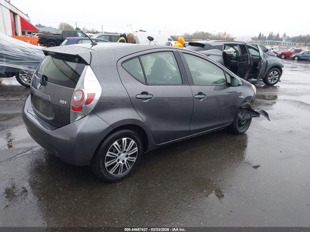 Toyota Prius C One 2014 JTDKDTB30E1066166 Image 4
