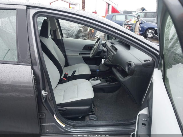 Toyota Prius C One 2014 JTDKDTB30E1066166 Image 5