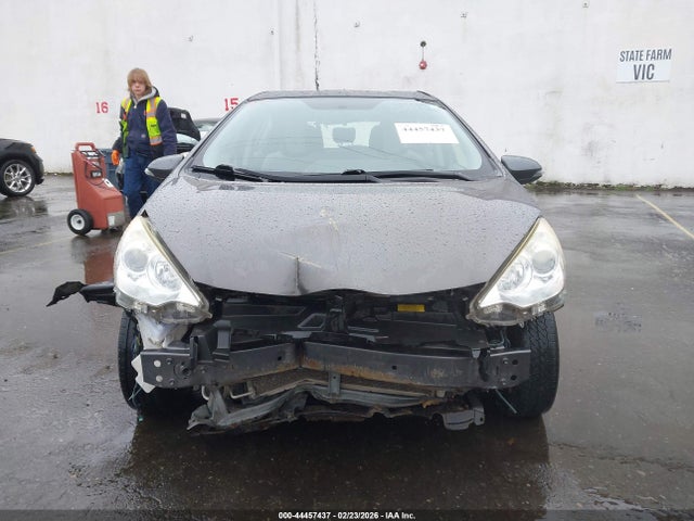 Toyota Prius C One 2014 JTDKDTB30E1066166 Image 6