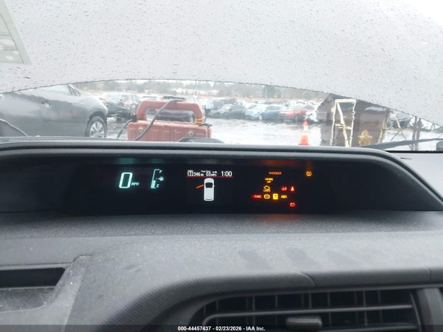 Toyota Prius C One 2014 JTDKDTB30E1066166 Image 7