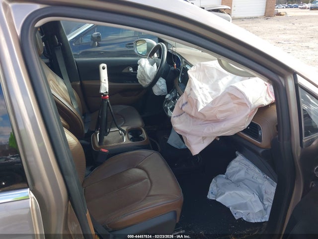 Продаж на аукціоні авто 2017 Chrysler Pacifica Limited, vin: 2C4RC1GG0HR561257, номер лоту: 44457534