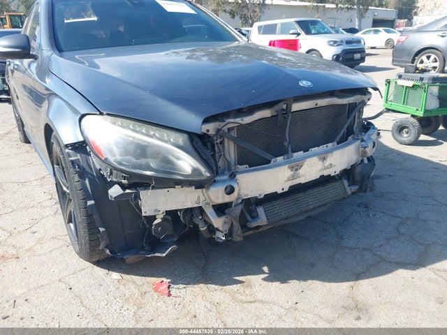 2015 Mercedes-benz C 300 Sport მანქანა იყიდება აუქციონზე, vin: 55SWF4JB6FU092269, აუქციონის ნომერი: 44457535