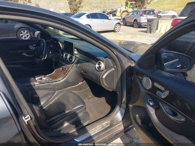 2015 Mercedes-benz C 300 Sport მანქანა იყიდება აუქციონზე, vin: 55SWF4JB6FU092269, აუქციონის ნომერი: 44457535