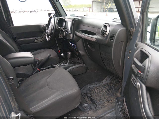 1C4BJWDG8HL670194 Jeep Wrangler Unlimited Sport 4x4