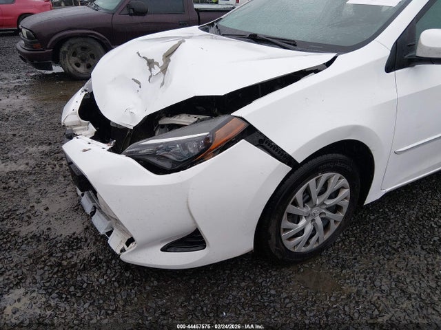 Toyota COROLLA LE 2018 5YFBURHE4JP794803 Image 18