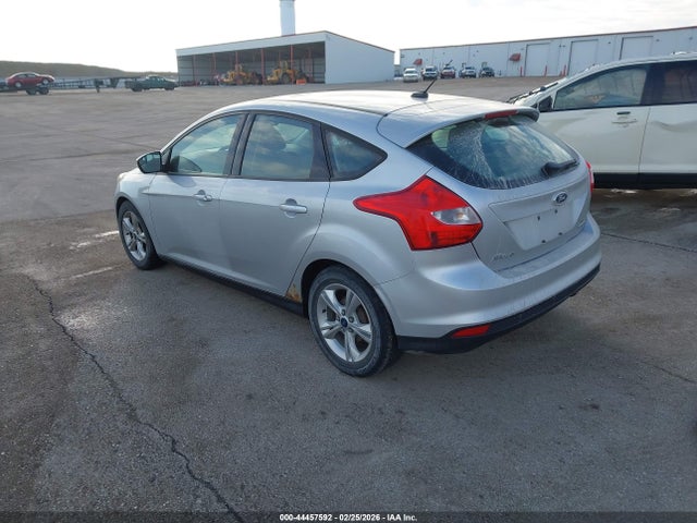 Ford FOCUS SE 2014 1FADP3K29EL322354 Image 3