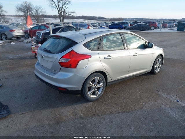 Ford FOCUS SE 2014 1FADP3K29EL322354 Image 4