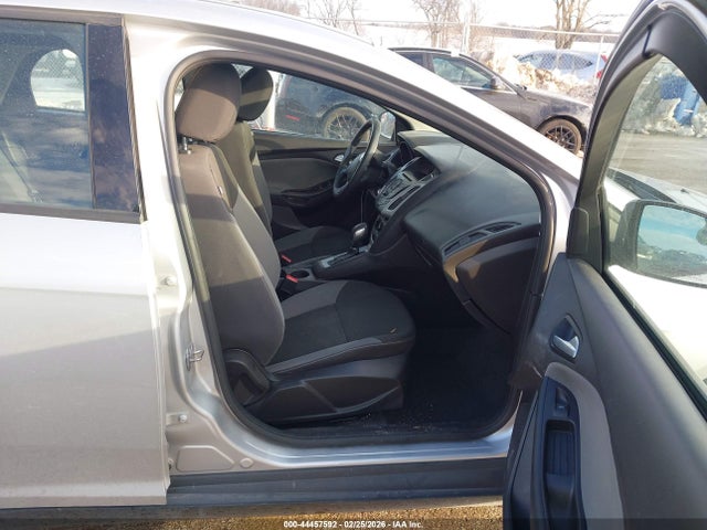 Ford FOCUS SE 2014 1FADP3K29EL322354 Image 5
