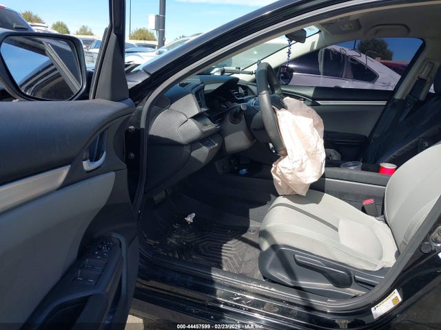 2HGFC2F69KH588148 Honda Civic Lx