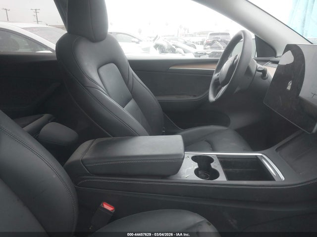 2025 TESLA MODEL Y 7SAYGDED8SF260185 Photo 4