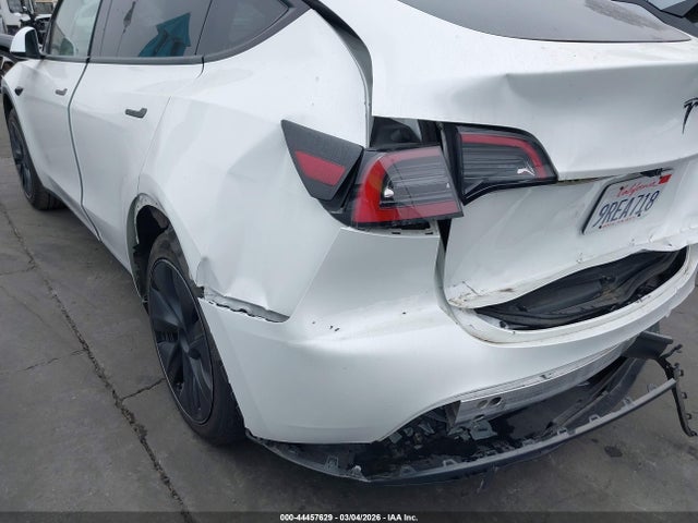 2025 TESLA MODEL Y 7SAYGDED8SF260185 Photo 5