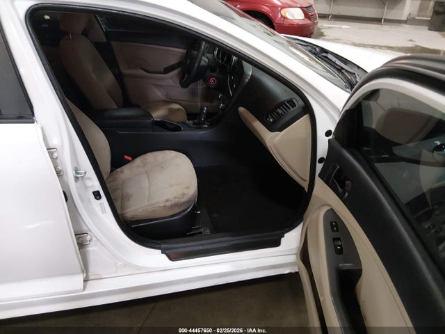 Продаж на аукціоні авто 2015 Kia Optima Lx, vin: KNAGM4A76F5635707, номер лоту: 44457650