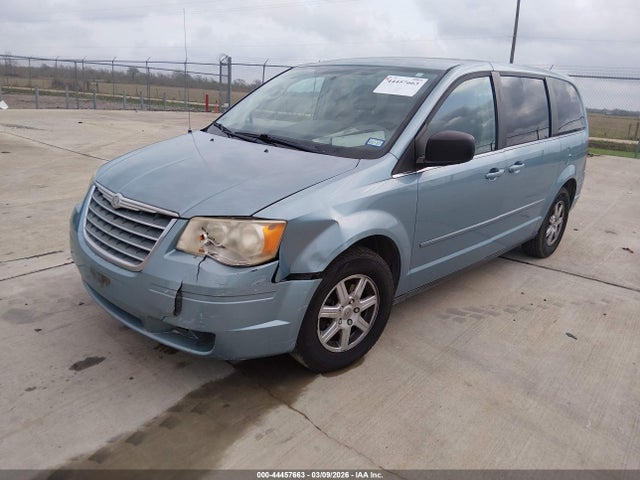 44457663 :رقم المزاد ، 2A4RR2D16AR428507 vin ، 2010 Chrysler Town & Country New Lx مزاد بيع