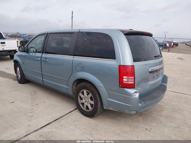 44457663 :رقم المزاد ، 2A4RR2D16AR428507 vin ، 2010 Chrysler Town & Country New Lx مزاد بيع