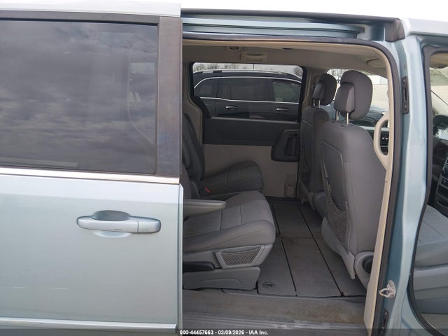 44457663 :رقم المزاد ، 2A4RR2D16AR428507 vin ، 2010 Chrysler Town & Country New Lx مزاد بيع