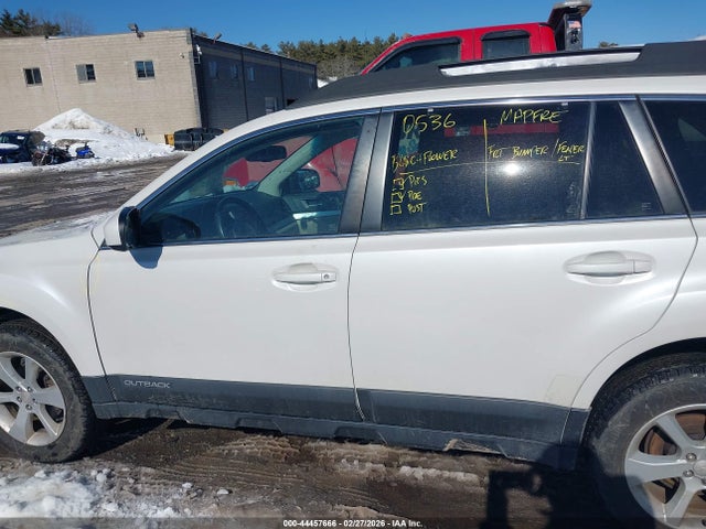 Subaru Outback 2.5i Premium 2014 4S4BRBCC8E3276444 Image 14