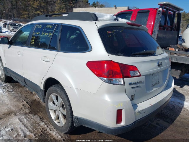 Subaru Outback 2.5i Premium 2014 4S4BRBCC8E3276444 Image 3