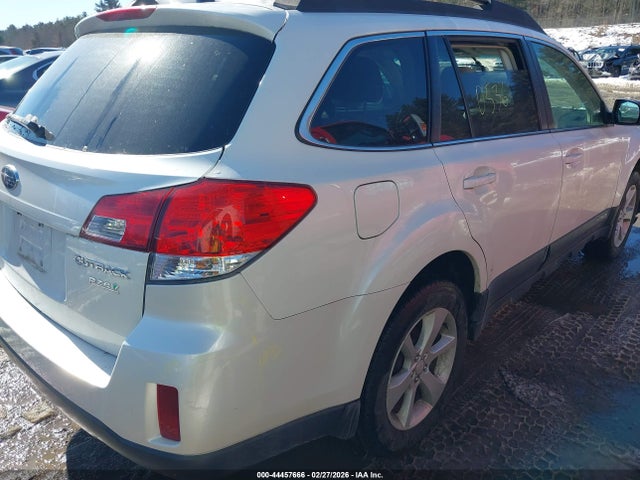 Subaru Outback 2.5i Premium 2014 4S4BRBCC8E3276444 Image 4