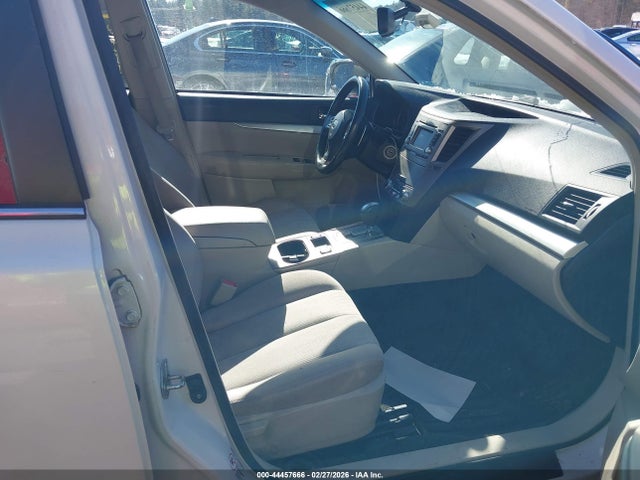 Subaru Outback 2.5i Premium 2014 4S4BRBCC8E3276444 Image 5