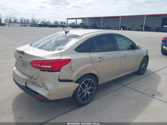 1FADP3H20JL210656 Ford FOCUS SEL