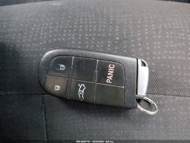 44457741 :رقم المزاد ، 1C3CCCAB5FN663067 vin ، 2015 Chrysler 200 Limited مزاد بيع