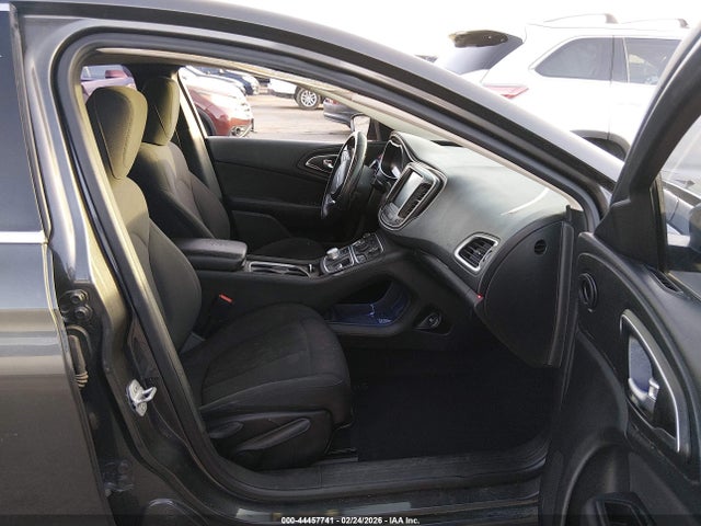 44457741 :رقم المزاد ، 1C3CCCAB5FN663067 vin ، 2015 Chrysler 200 Limited مزاد بيع
