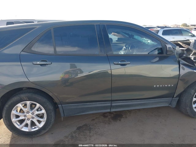 3GNAXHEV6KS586208 Chevrolet EQUINOX LS