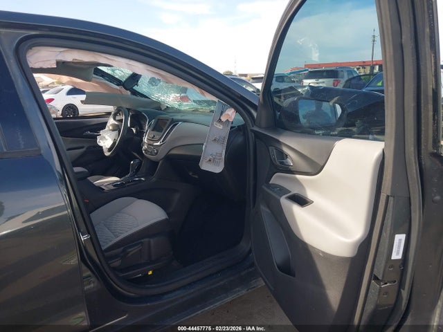 3GNAXHEV6KS586208 Chevrolet EQUINOX LS