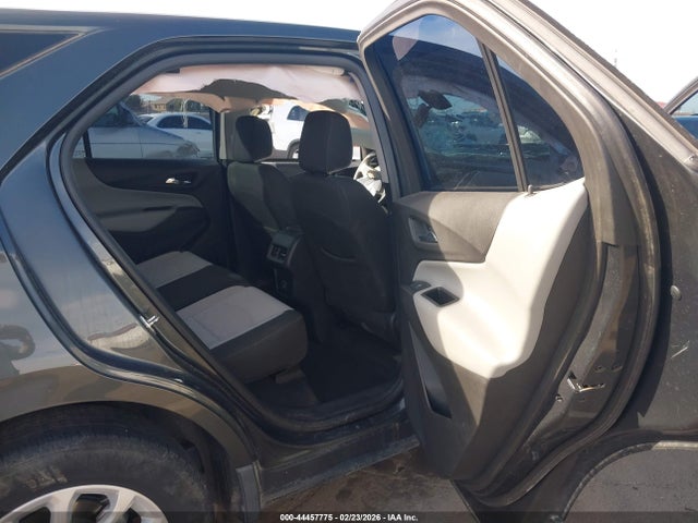 3GNAXHEV6KS586208 Chevrolet EQUINOX LS